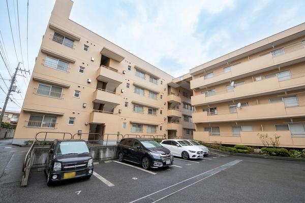 瀬谷ハイツB棟
