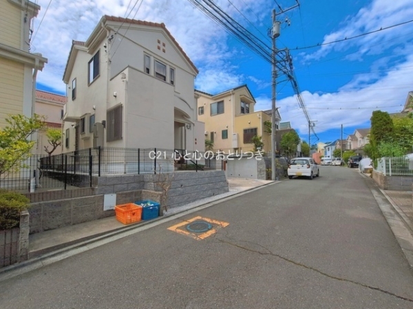 町田市野津田町の中古一戸建て