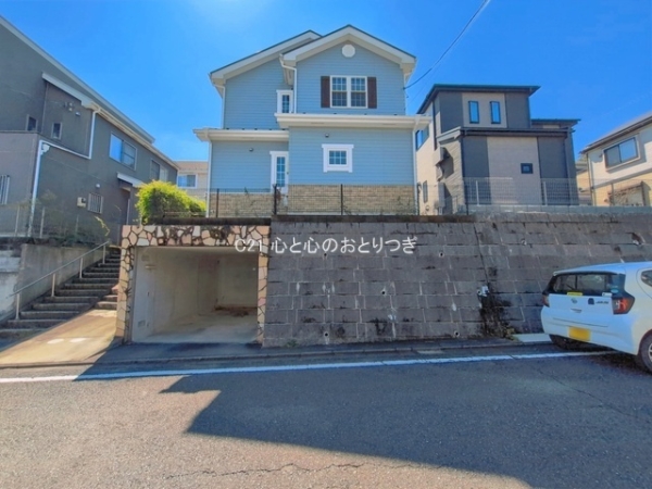町田市上小山田町の中古一戸建て