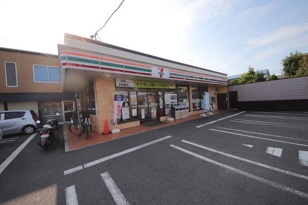 サーパス海老名(セブンイレブン海老名上今泉2丁目店)