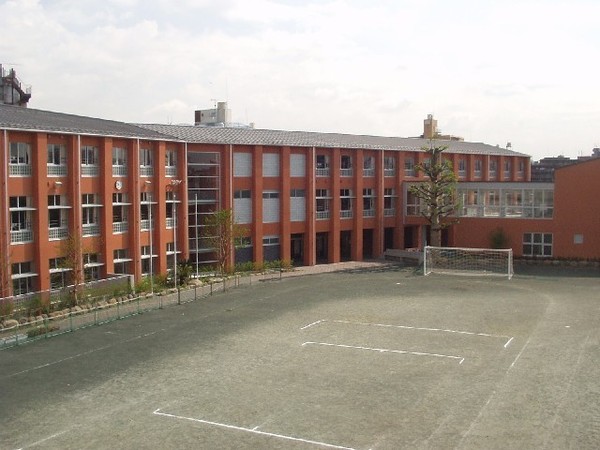 アフェクシオン南烏山(世田谷区立烏山中学校)