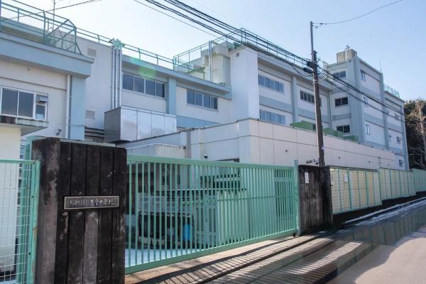 杉並区和泉4丁目の土地(杉並区立大宮中学校)