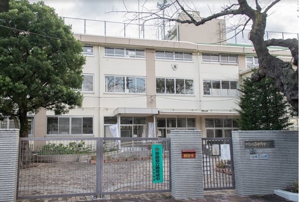 サーパス方南町(中野区立南中野中学校)