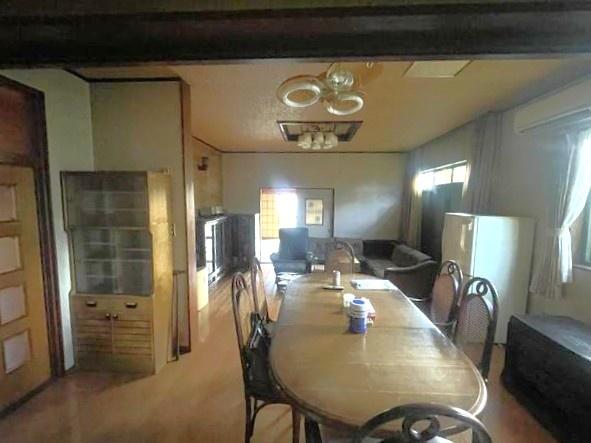 四街道市大日　大型中古戸建　住宅倉庫付き