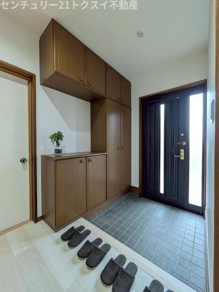 四街道市千代田3丁目の中古一戸建て(玄関)