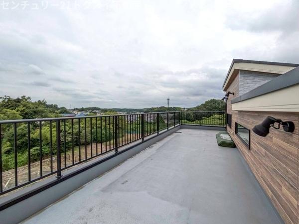 佐倉市六崎の中古一戸建て(前面道路含む現地写真)