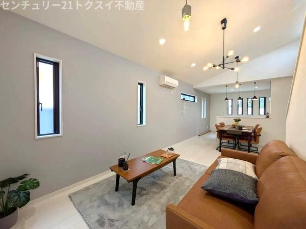 佐倉市六崎の中古一戸建て(リビング)