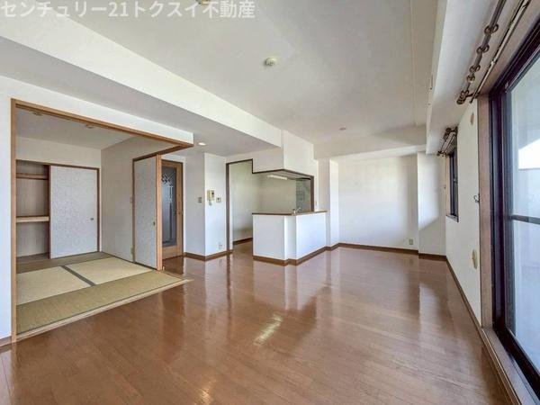 ベルドゥムール志津駅前