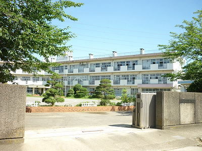 四街道市旭ケ丘２丁目の土地(四街道市立山梨小学校)