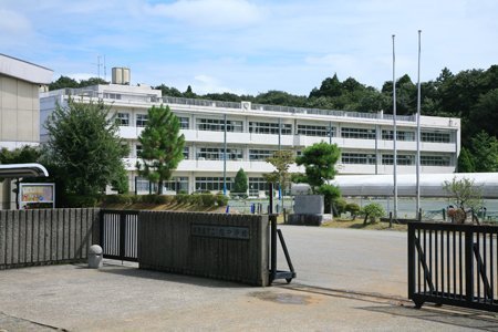 四街道市旭ケ丘２丁目の土地(四街道市立旭中学校)