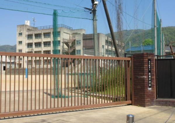 東大阪市鷹殿町の中古一戸建て(東大阪市立枚岡中学校)