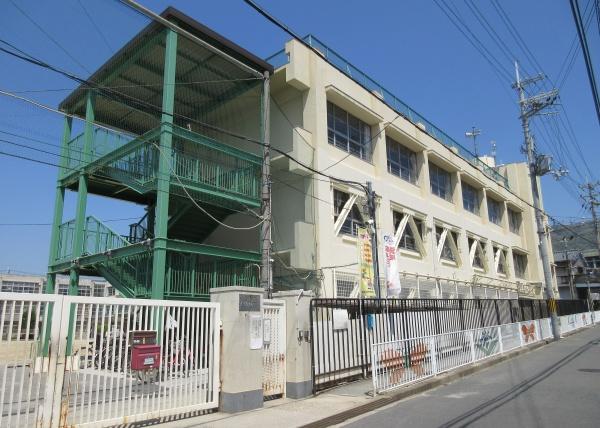 東大阪市鷹殿町の中古一戸建て(東大阪市立枚岡西小学校)