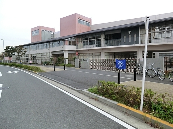 横浜市緑区十日市場町の新築一戸建(横浜市立十日市場小学校)