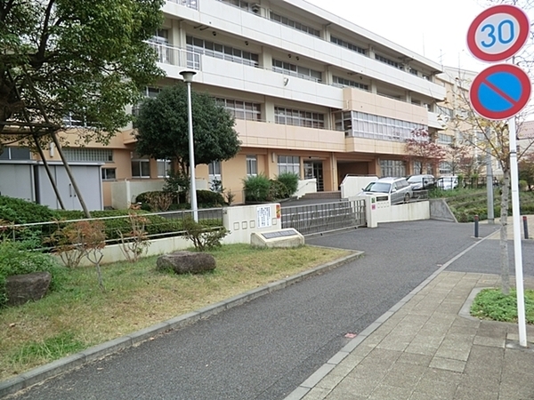 横浜市緑区十日市場町の新築一戸建(横浜市立十日市場中学校)