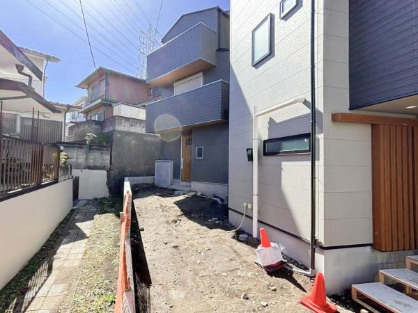 横浜市神奈川区松見町４丁目の新築一戸建
