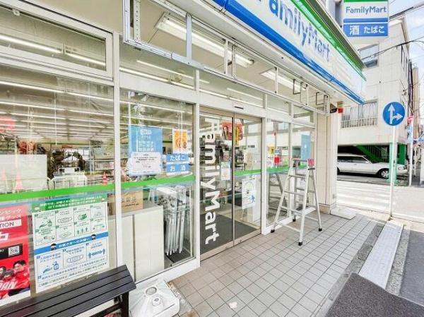 伊勢佐木南パークハウス弐番館(ファミリーマート横浜山王町店)