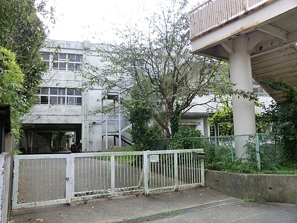 鎌倉市十二所の新築一戸建(鎌倉市立第二小学校)