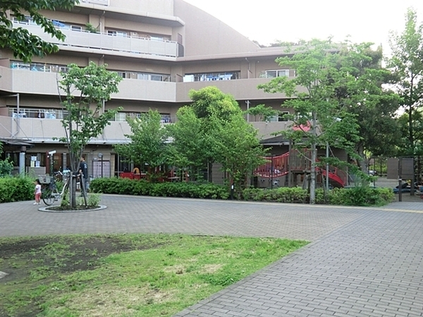 リジェンヌ京町2号棟(YMCAつるみ保育園)
