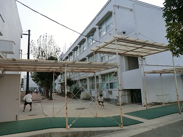 横浜市鶴見区東寺尾4丁目の新築一戸建(横浜市立生麦中学校)