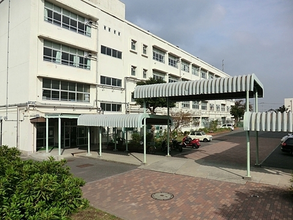 希望ヶ丘グリーンハイツ２号棟(横浜市立希望が丘中学校)