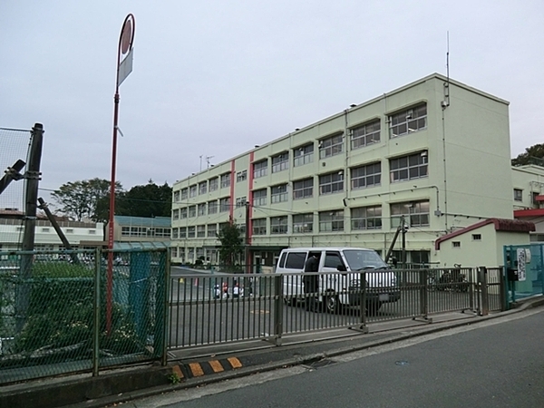 サングレイス長津田弐番館(横浜市立長津田小学校)