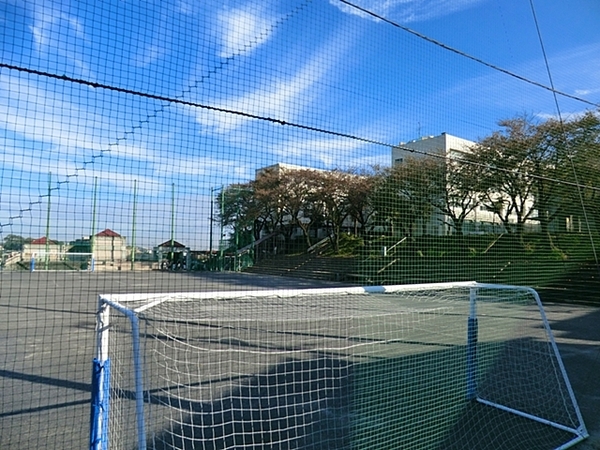 ファミールガーデン横浜・小机3番館(横浜市立城郷中学校)