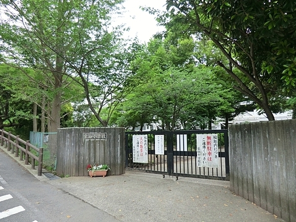 三浦郡葉山町一色の新築一戸建(葉山町立葉山小学校)