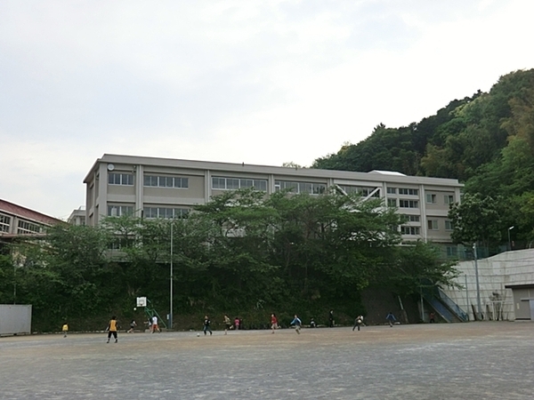 横須賀市浜見台1丁目の新築一戸建(横須賀市立浦郷小学校)