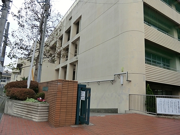 横浜市中区山元町3丁目の新築一戸建(横浜市立平楽中学校)
