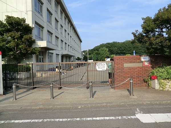 藤沢市石川2丁目の新築一戸建(藤沢市立天神小学校)