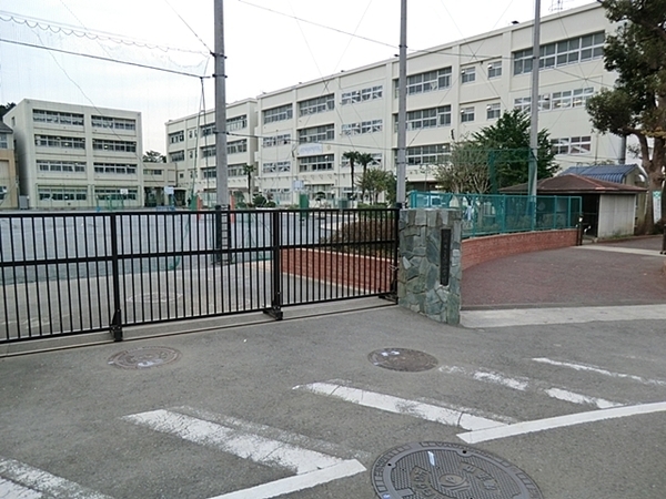 フォレストヒルズ三保2号棟(横浜市立三保小学校)