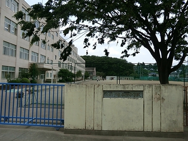 大和市上和田の新築一戸建(大和市立上和田中学校)