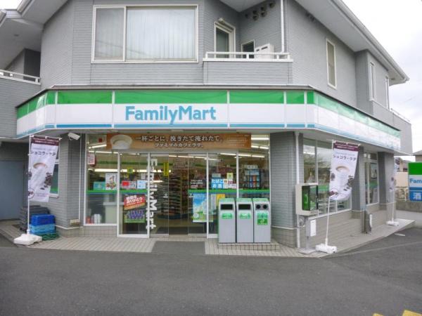 アイビーヒルズ久里浜四番館(ファミリーマートたかはし吉井店)