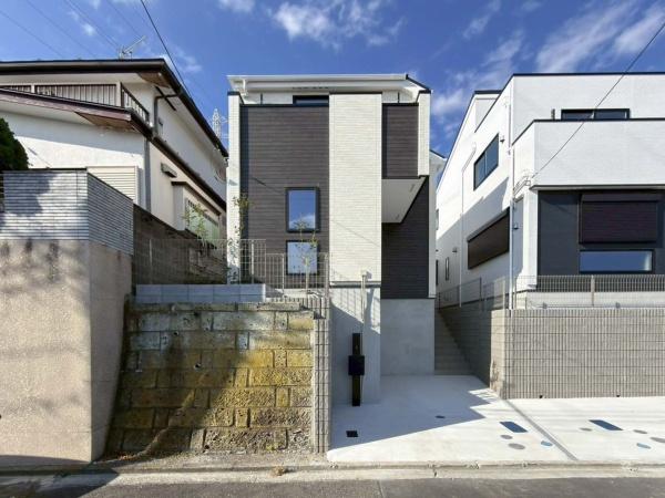 横浜市南区中里４丁目の新築一戸建