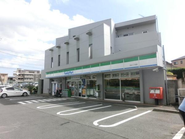 クオス鴨居白山レジデンス(ファミリーマート白山二丁目店)