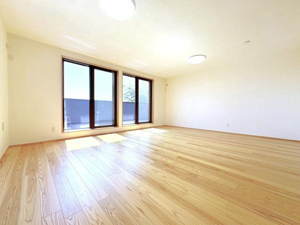 横浜市中区本牧大里町の新築一戸建(洋室)