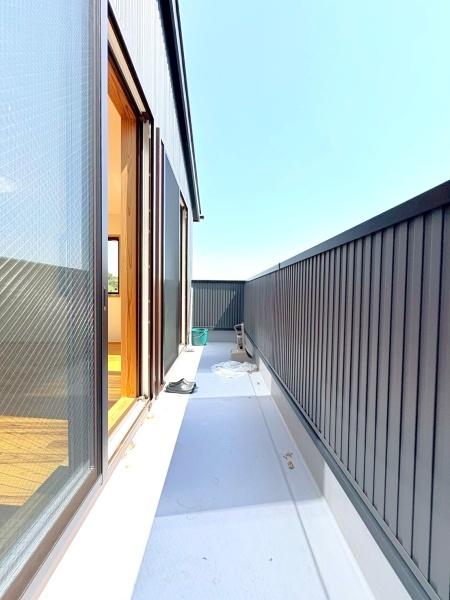 横浜市中区本牧大里町の新築一戸建(バルコニー)