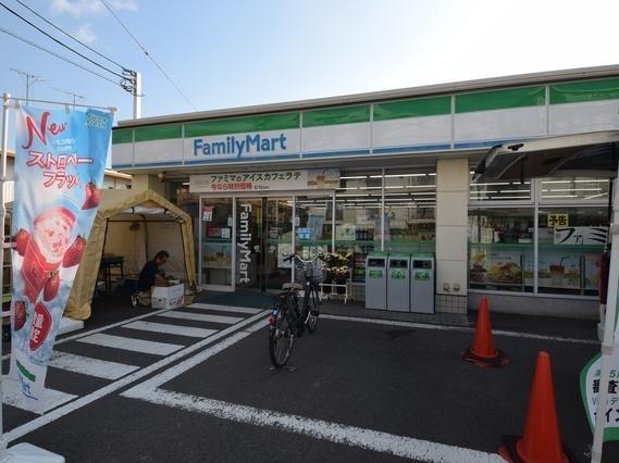 ナイスサンソレイユ横濱鶴ヶ峰(ファミリーマート新井町店)