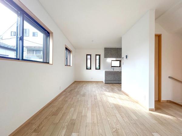 横浜市西区西戸部町３丁目の新築一戸建