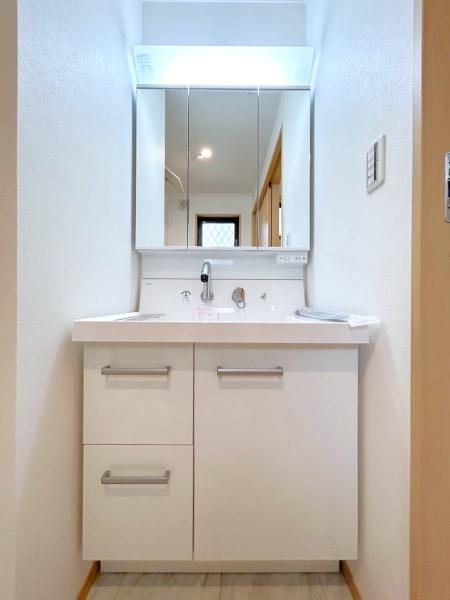 横浜市西区西戸部町３丁目の新築一戸建