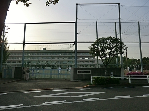 町田市金井ヶ丘2丁目の中古一戸建て(町田市立金井中学校)