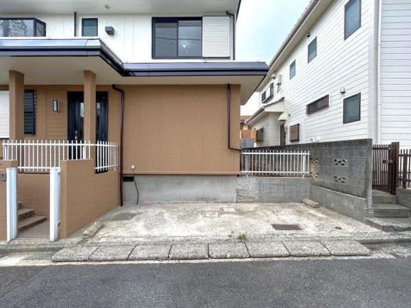 横浜市戸塚区平戸2丁目の中古一戸建て(駐車場)