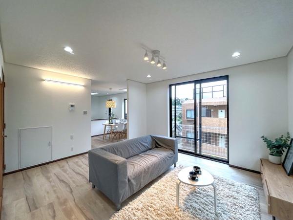 横浜市戸塚区平戸2丁目の中古一戸建て(リビング)
