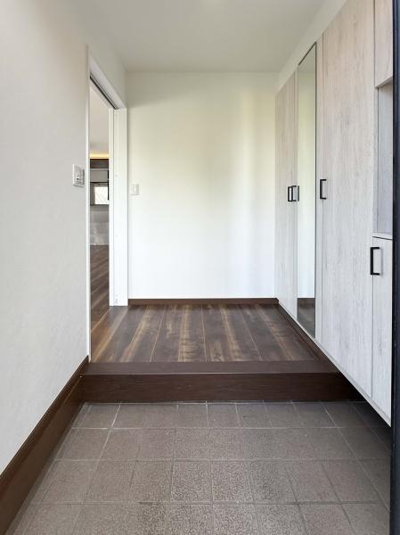 横浜市保土ケ谷区坂本町の中古一戸建て(玄関)