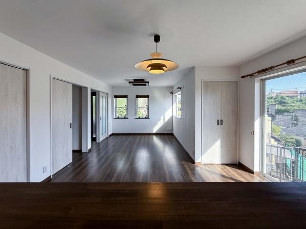 横浜市保土ケ谷区坂本町の中古一戸建て(リビング)