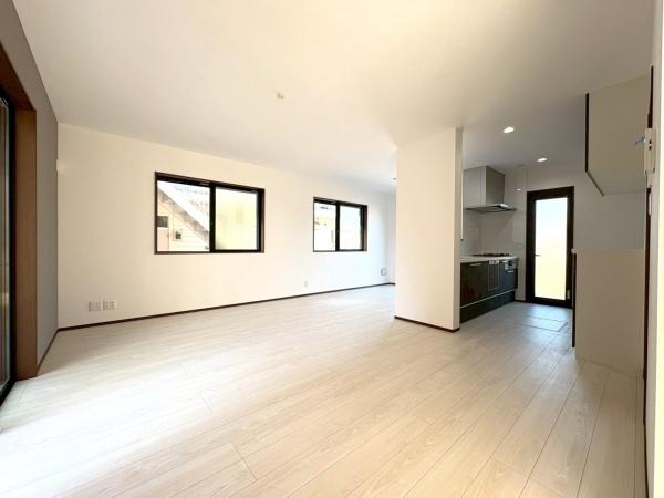 横浜市戸塚区戸塚町の新築一戸建