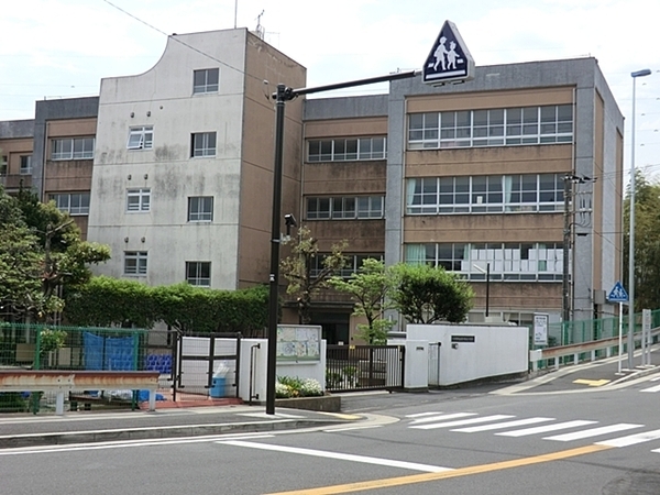 秀和宮崎台レジデンス(川崎市立宮崎台小学校)
