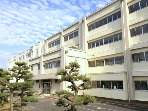 茅ヶ崎市南湖６丁目の新築一戸建(茅ヶ崎市立西浜中学校)