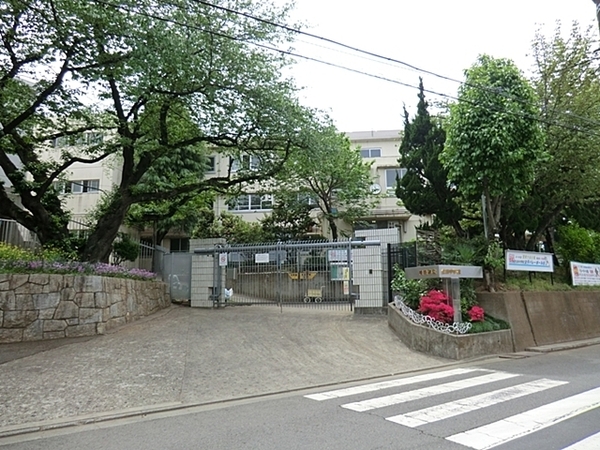 川崎市多摩区西生田１丁目の中古一戸建て(川崎市立生田中学校)