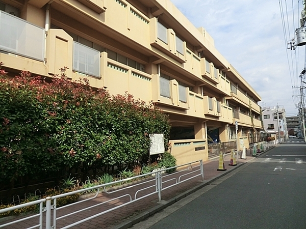 横浜市鶴見区上末吉４丁目の新築一戸建(横浜市立末吉小学校)